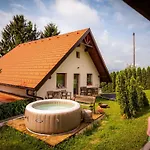 Rustic Refuge Glamping With Hot-tub And Sauna - Two Bedroom With Terrace * Zreče