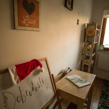 Rustic Refuge Glamping With Hot-Tub And Sauna - Two Bedroom Apartment With Terrace *