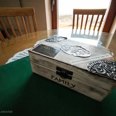 Lejlighed Rustic Refuge Glamping With Hot-Tub And Sauna - Two Bedroom Apartment With Terrace *