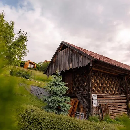 Lejlighed Rustic Refuge Glamping With Hot-Tub And Sauna - Two Bedroom Apartment With Terrace