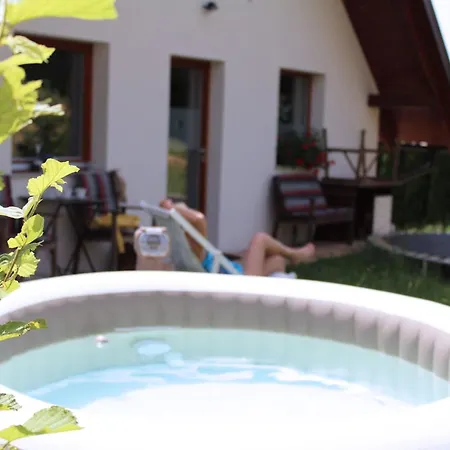 Rustic Refuge Glamping With Hot-tub And Sauna - Two Bedroom With Terrace Apartman Zrece