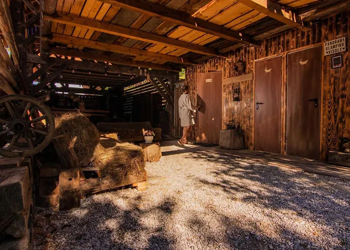 Rustic Refuge Glamping With Hot-Tub And Sauna - Two Bedroom Apartment With Terrace Appartamento *