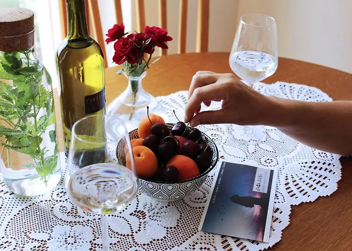 Rustic Refuge Glamping With Hot-Tub And Sauna - Two Bedroom Apartment With Terrace Apartament