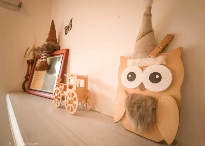 Apartamento Rustic Refuge Glamping With Hot-Tub And Sauna - Two Bedroom Apartment With Terrace Zreče