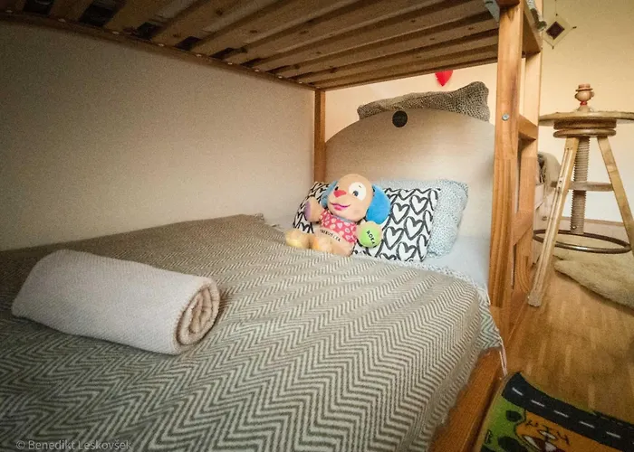 Rustic Refuge Glamping With Hot-Tub And Sauna - Two Bedroom Apartment With Terrace * Zreče