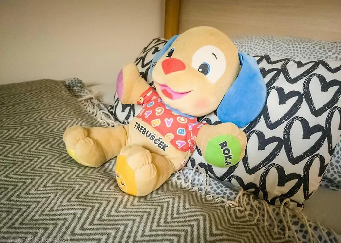 Rustic Refuge Glamping With Hot-Tub And Sauna - Two Bedroom Apartment With Terrace Apartamento Zreče