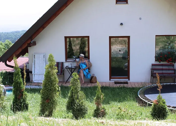 Rustic Refuge Glamping With Hot-Tub And Sauna - Two Bedroom Apartment With Terrace *