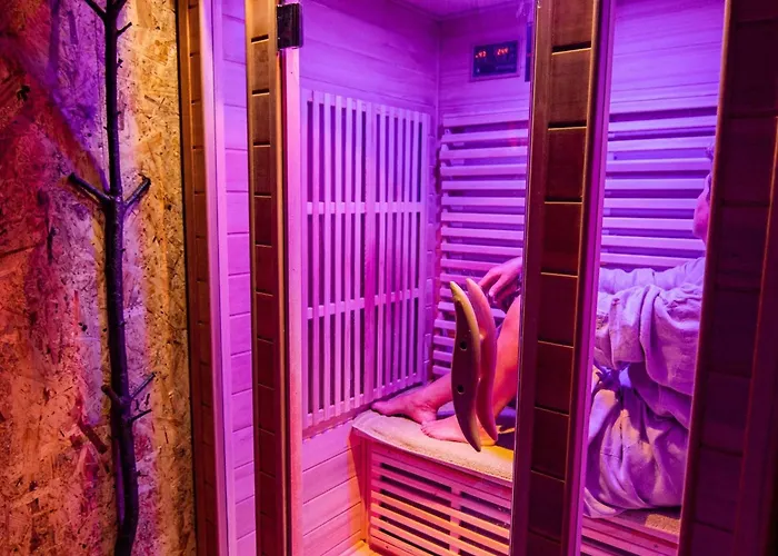 Appartamento Rustic Refuge Glamping With Hot-Tub And Sauna - Two Bedroom Apartment With Terrace *